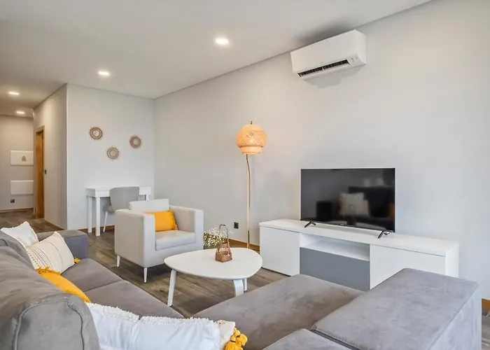 Casa Raposinhas Vi, Φουνκάλ