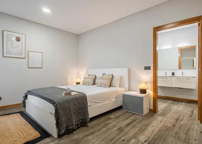 Casa Raposinhas Vi, Φουνκάλ