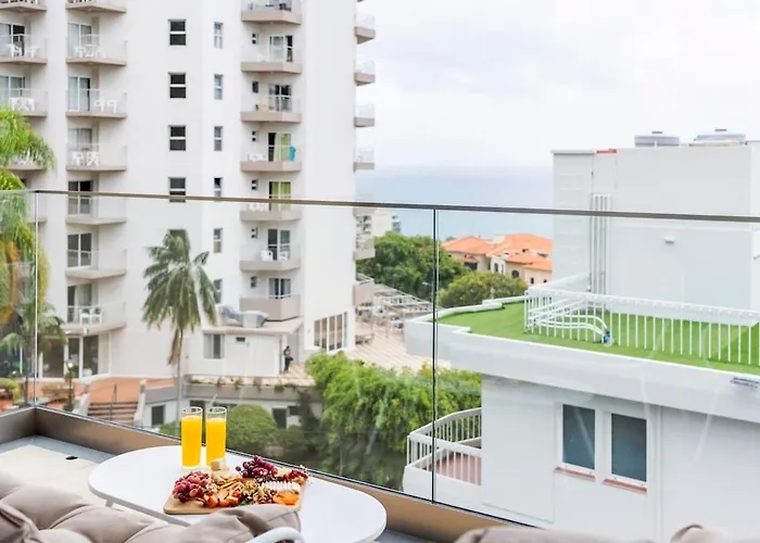 Casa Raposinhas Vi, *